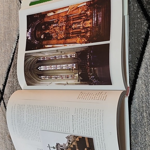 ST. NICHOLAS A CLOSE LOOK AT CHRISTMAS COFFEE TABLE BOOK - Picture 8 of 12